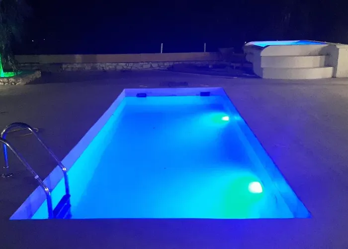 Apartmán Deluxe House With Pool For 6 Ppl